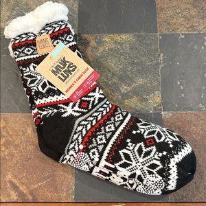 NEW! Muk Luks Black red & white Slipper/socks size S/M 5-7.